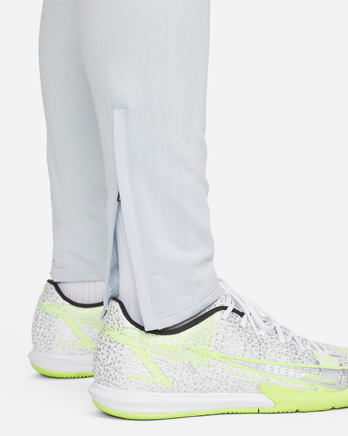 Nike Dri-FIT Strike | Pure Platinum